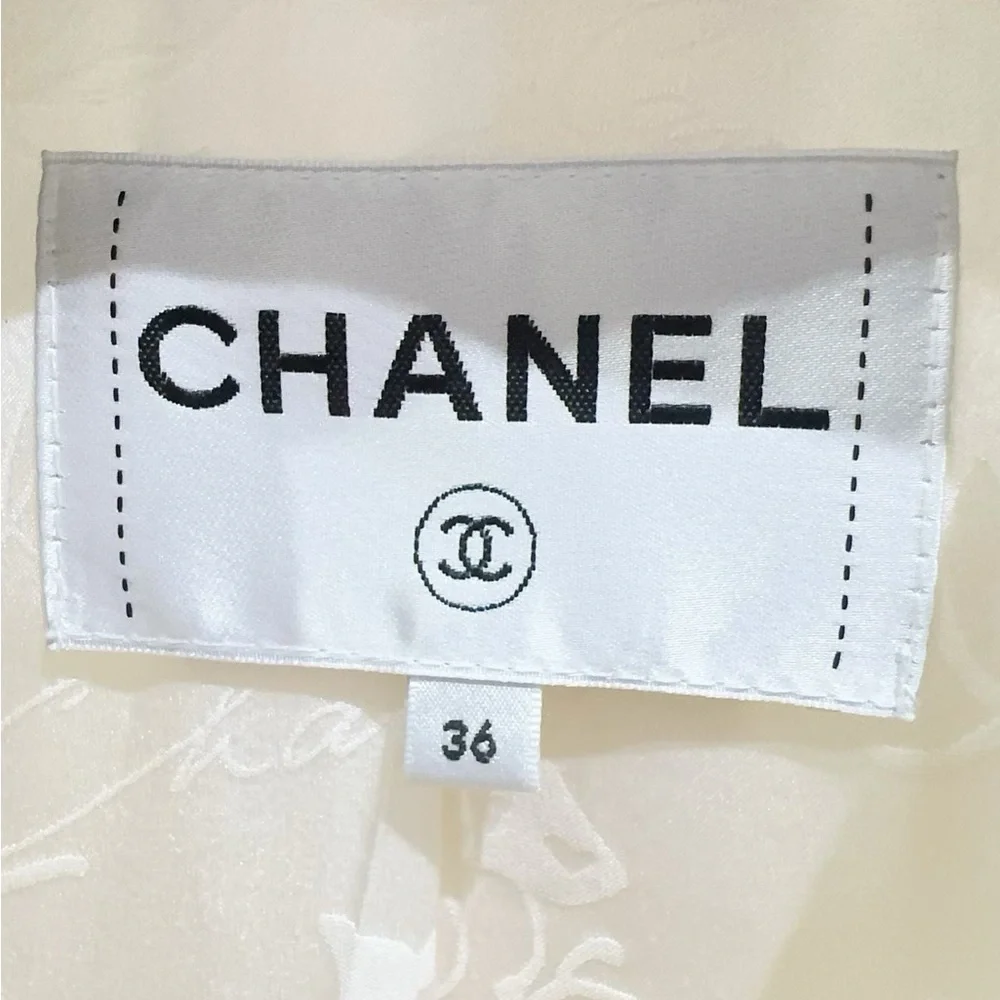 Authentic Chanel Cream Jacket with Colorful Accents - Picture 4 of 6